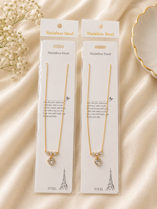 Elegant Gold-Tone Heart Pendant Necklace – Stainless Steel Jewelry